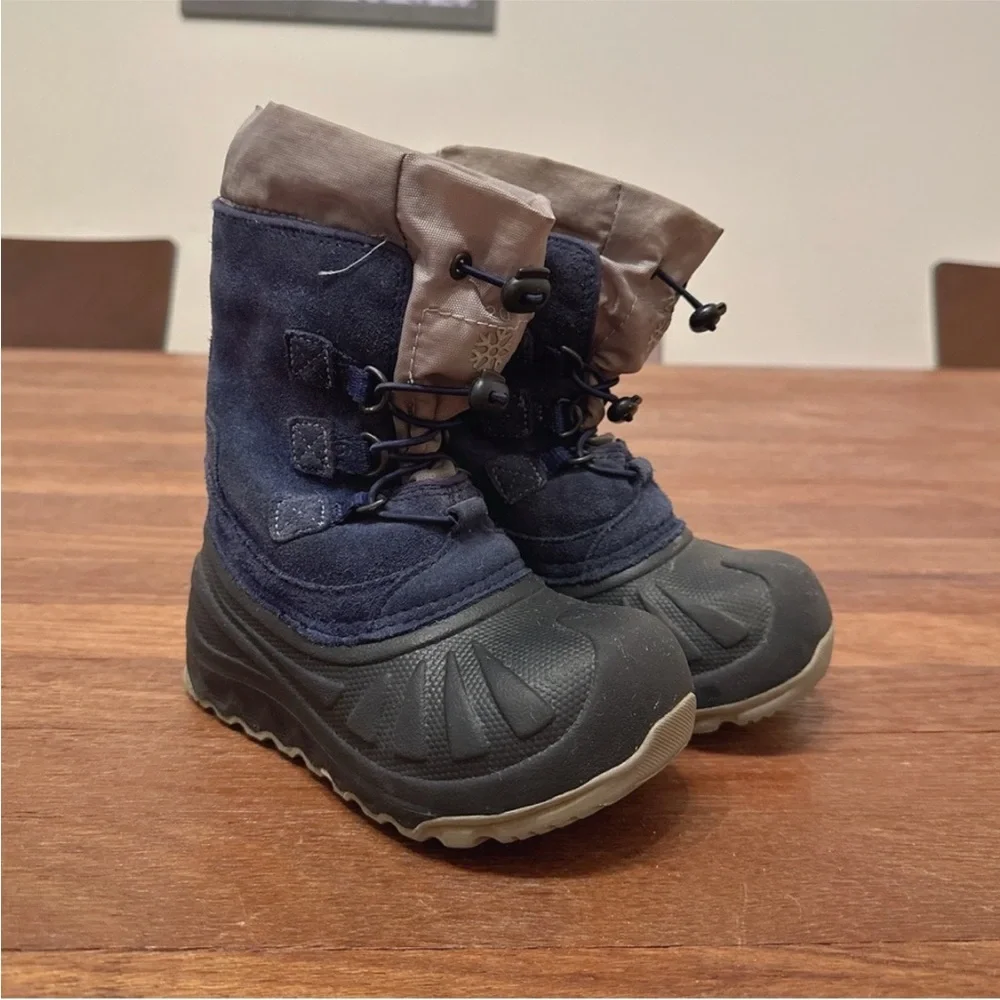 UGG Toddler Waterproof Snow Boots Size 11 Insulated Fleece Lined Winter Shoes